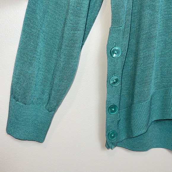 NWT J. Crew V-Neck Sweater with Side Buttons in Linen Blend - Picture 4 of 11